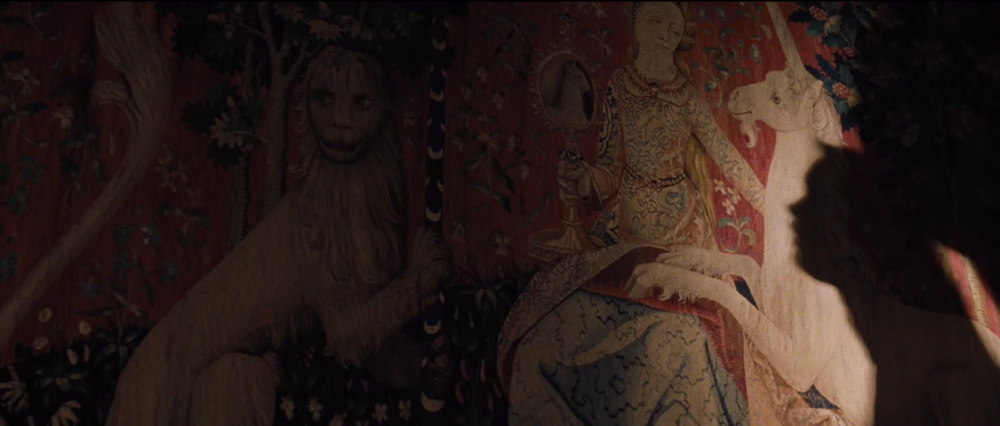 L'imagerie médiévale d'A la Merveille est notamment marquée par la présence de La dame à la licorne, exposée au musée de Cluny à Paris.