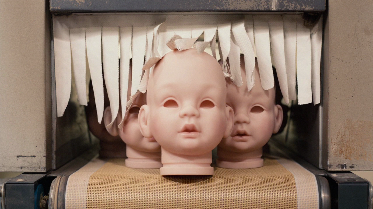 Les bébés de la crèche qui sortent de l'usine